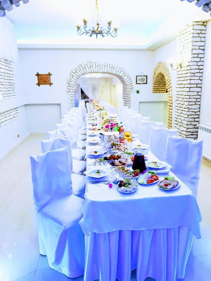 Willa-Restauracja Victoria Ostrowiec Świętokrzyski Eksteriør bilde