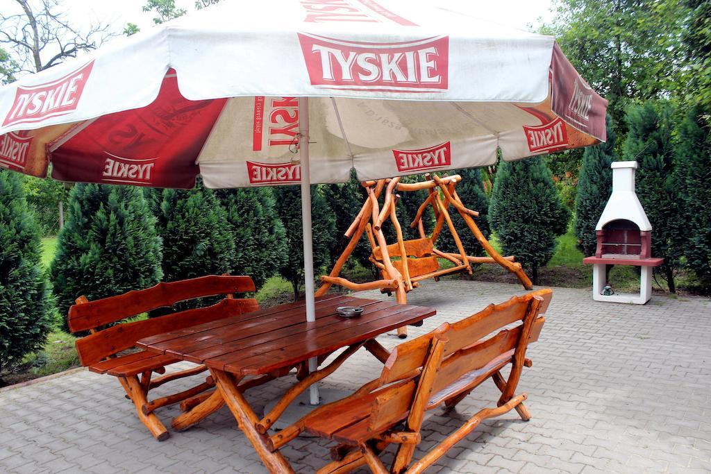 Willa-Restauracja Victoria Ostrowiec Świętokrzyski Eksteriør bilde